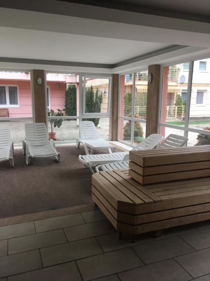 Relax Wellness Studio Hajdúszoboszló Apartamento Exterior foto