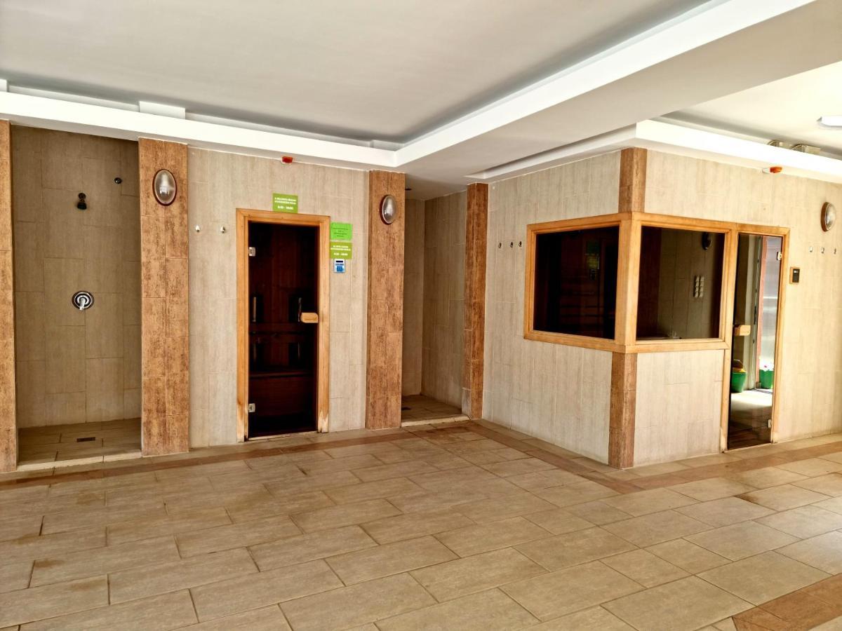 Relax Wellness Studio Hajdúszoboszló Apartamento Exterior foto