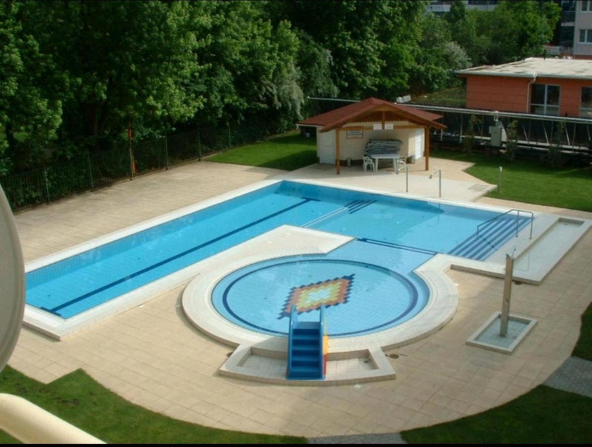 Relax Wellness Studio Hajdúszoboszló Apartamento Exterior foto