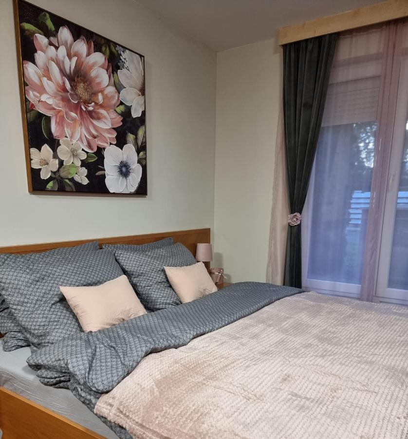 Relax Wellness Studio Hajdúszoboszló Apartamento Exterior foto