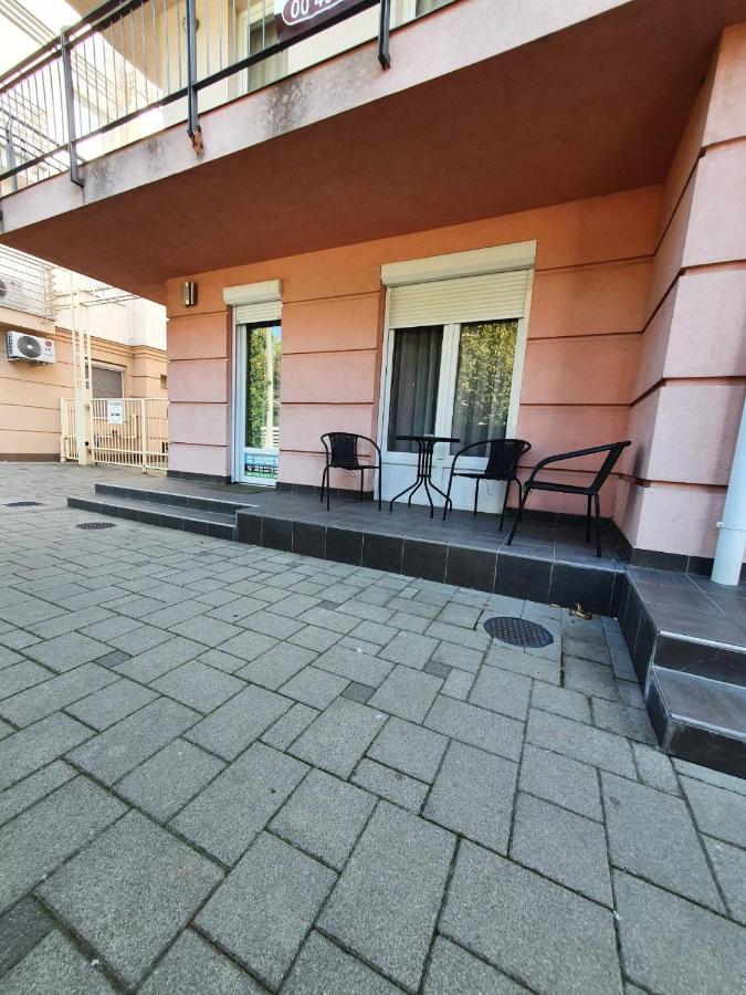 Relax Wellness Studio Hajdúszoboszló Apartamento Exterior foto